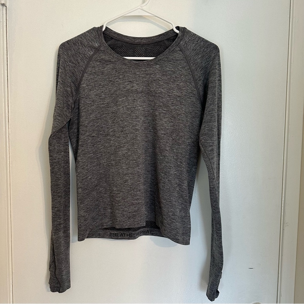 Lululemon Swiftly Tech Long-Sleeve Shirt 2.0 *Race Length (Size 8, Grey/Silver)